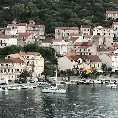 Divna And * Račišće