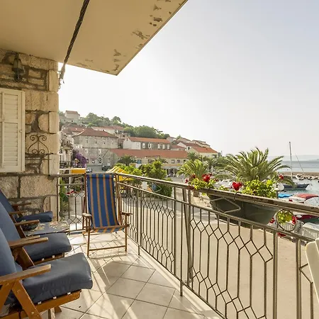 Divna And Račišće