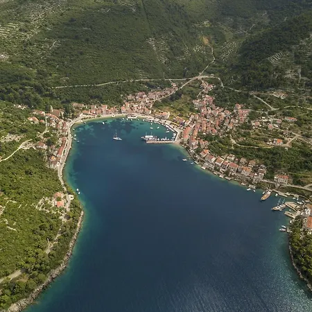 Divna And * Račišće