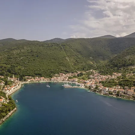 Divna And * Račišće