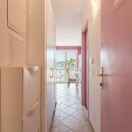 Divna And Apartament *