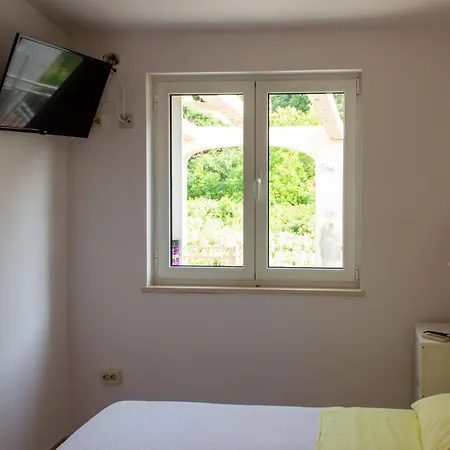 Divna And Račišće