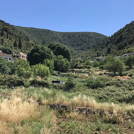 Divna And Apartmán *