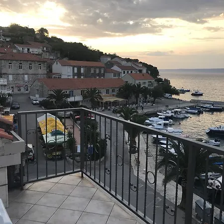 Divna And Apartmán *