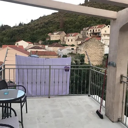 Divna And Apartmán