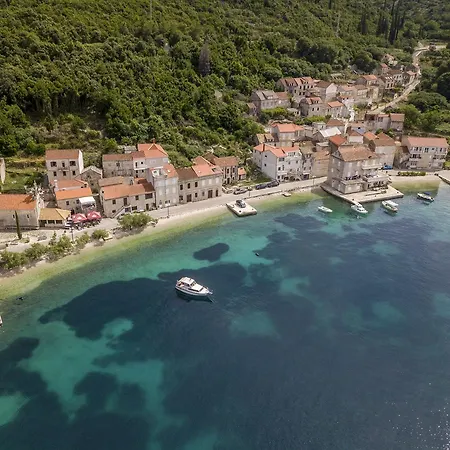 Divna And Apartmán Račišće