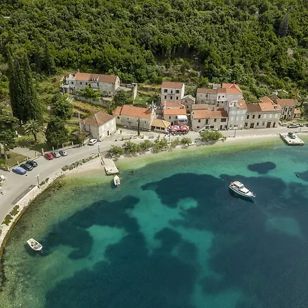 Divna And Apartmán *