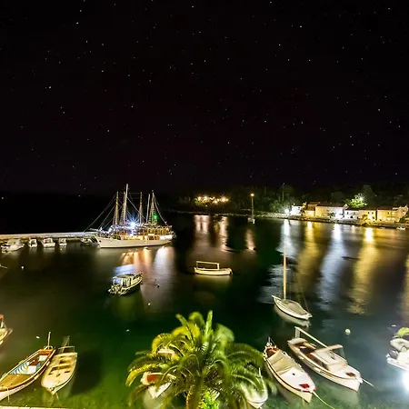 Divna And Apartmán *