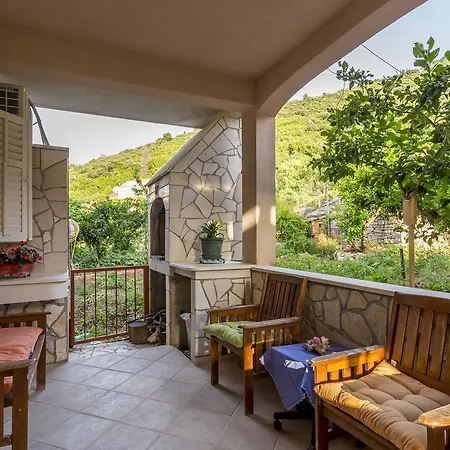 Divna And * Račišće