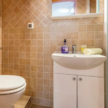 Divna And * Račišće